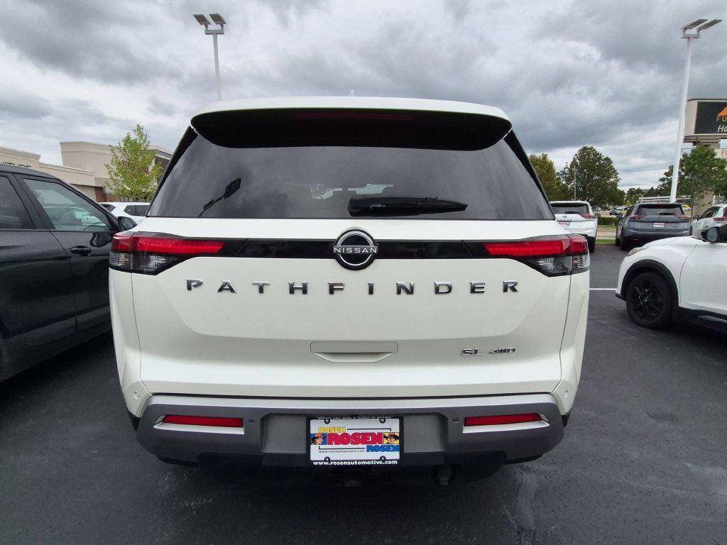 Used 2023 Nissan Pathfinder SL w/ SL Premium Package AWD/4WD image 3