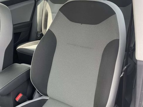 Certified 2023 Volkswagen Taos S FWD image 19