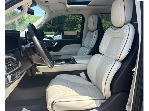 Used 2021 Lincoln Navigator Black Label AWD/4WD image 2
