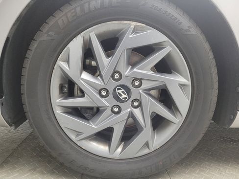 Used 2024 Hyundai Elantra SEL FWD image 31