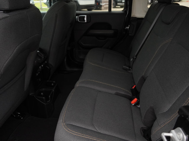 Used 2025 Jeep Wrangler Unlimited Sahara AWD/4WD image 14