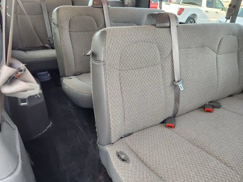 Used 2025 Chevrolet Express 3500 LS RWD image 32