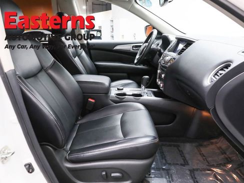Used 2020 Nissan Pathfinder SL AWD/4WD image 28