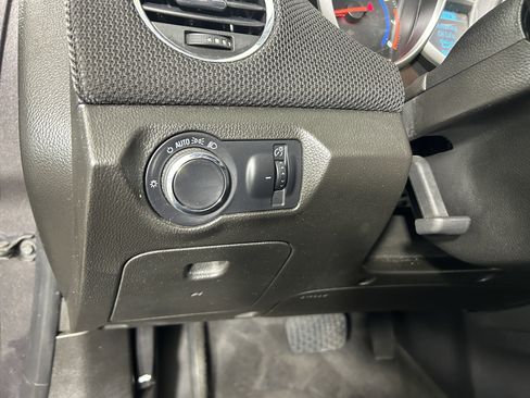 Used 2014 Chevrolet Cruze LT image 17