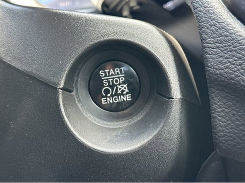 Used 2018 Jeep Compass Sport w/ Tech Group AWD/4WD image 26