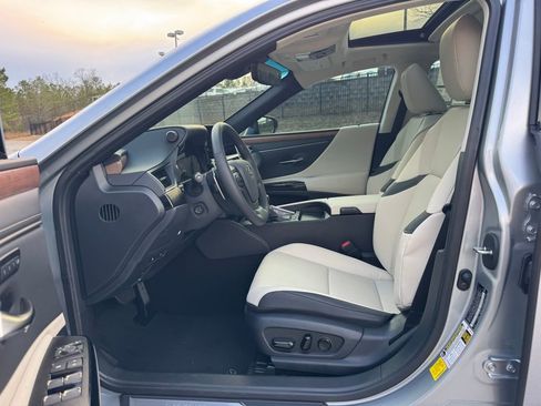 New 2025 Lexus ES 350 w/ Premium Package image 21