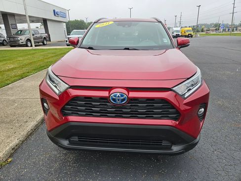 Used 2021 Toyota RAV4 XLE Premium AWD/4WD image 3