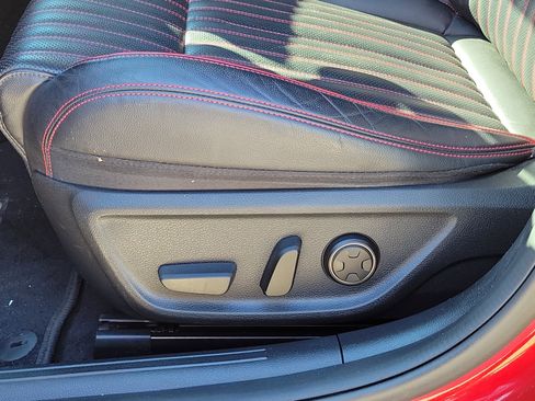 Used 2023 Genesis G70 2.0T w/ Sport Prestige Package image 21