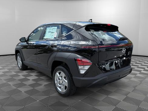 Certified 2025 Hyundai Kona SE image 5