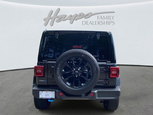 Used 2023 Jeep Wrangler Sahara w/ Cold Weather Group image 42