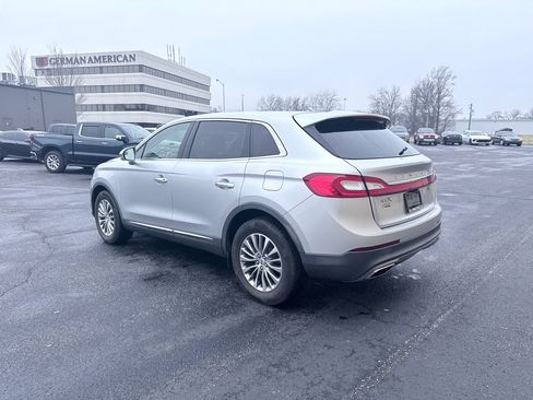Used 2016 Lincoln MKX Select w/ Climate Package image 3