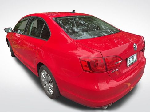 Used 2014 Volkswagen Jetta SE FWD image 3