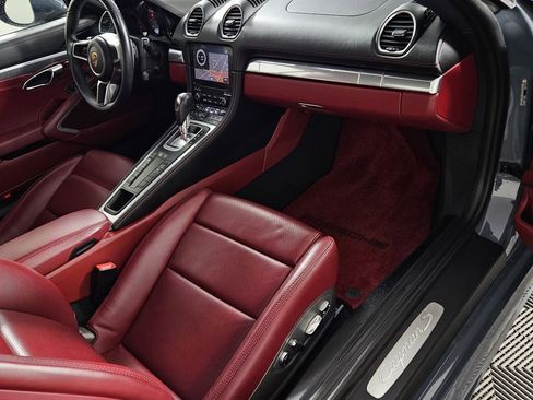 Used 2017 Porsche 718 Cayman S RWD image 27