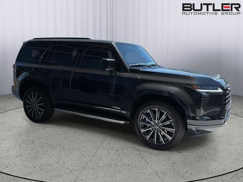 Used 2025 Lexus GX 550 w/ Cold Area Package AWD/4WD image 7
