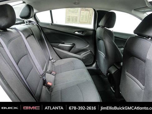Used 2017 Chevrolet Cruze LT image 19