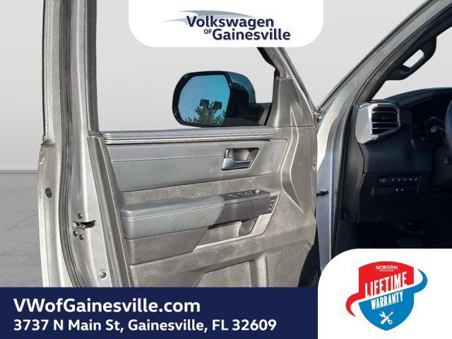 Used 2024 Toyota Tundra Platinum AWD/4WD image 17