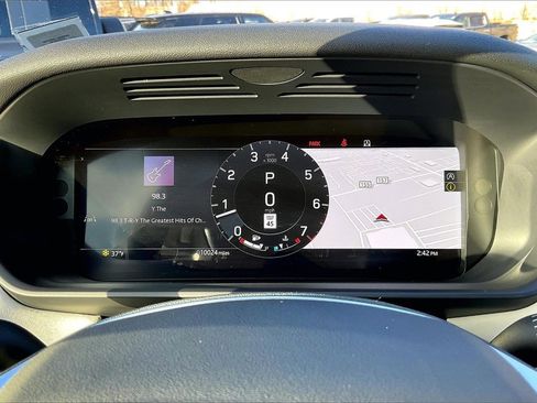 Certified 2025 Land Rover Discovery S image 13