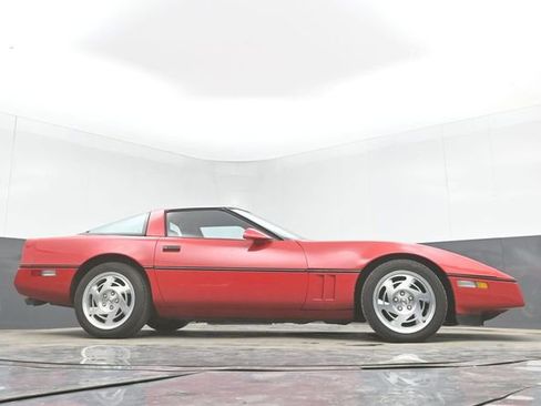 Used 1990 Chevrolet Corvette Coupe RWD image 45
