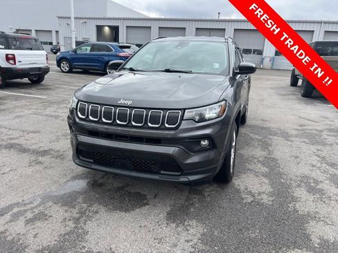 Used 2022 Jeep Compass Latitude image 4