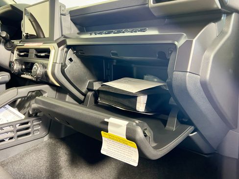 Used 2025 Toyota Tacoma SR5 image 36