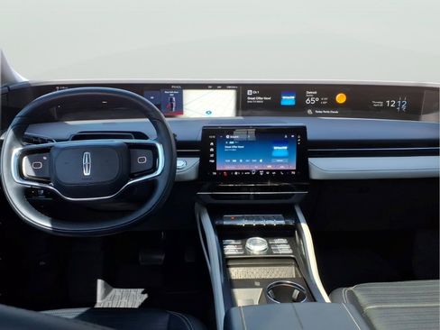 Certified 2024 Lincoln Nautilus Reserve w/ Equipment Group 202A AWD/4WD image 11