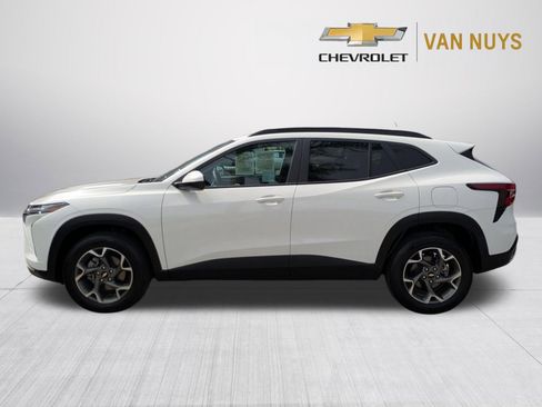 Used 2024 Chevrolet Trax LT w/ Driver Confidence Package FWD image 8