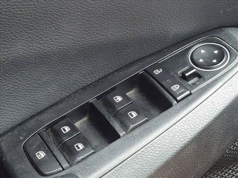 Used 2022 Kia Seltos S FWD image 13
