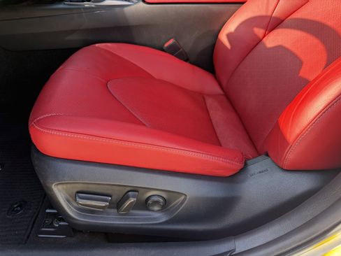 Used 2021 Toyota Camry XSE image 30