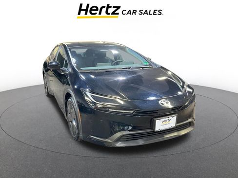 Used 2025 Toyota Prius LE image 1