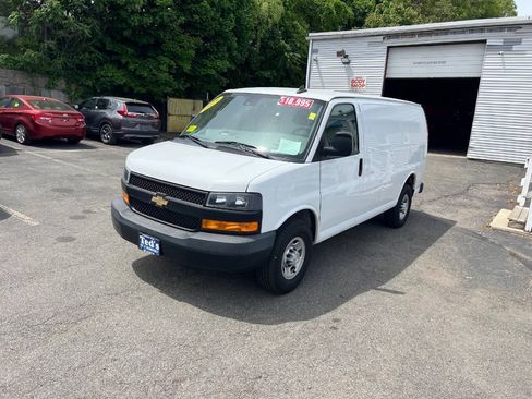 Used 2019 Chevrolet Express 2500 RWD image 5