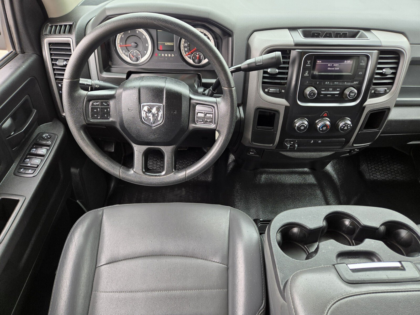 Used 2018 RAM 3500 Tradesman RWD image 10