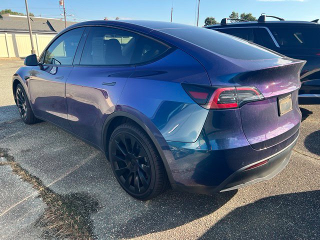 Used 2022 Tesla Model Y Long Range AWD/4WD image 3