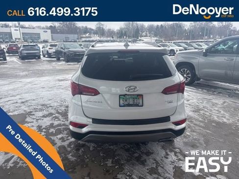 Used 2017 Hyundai Santa Fe Sport image 6