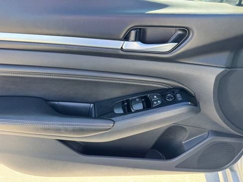 Used 2021 Nissan Altima 2.5 SV image 13