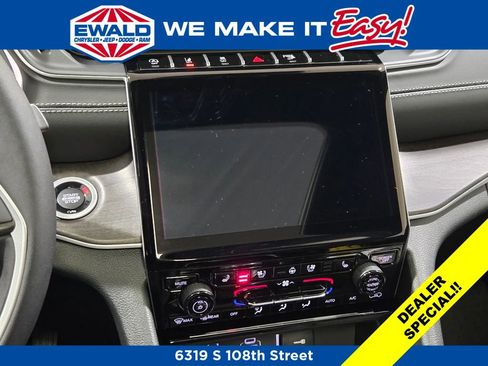 New 2025 Jeep Grand Cherokee Limited w/ Luxury Tech Group II AWD/4WD image 4