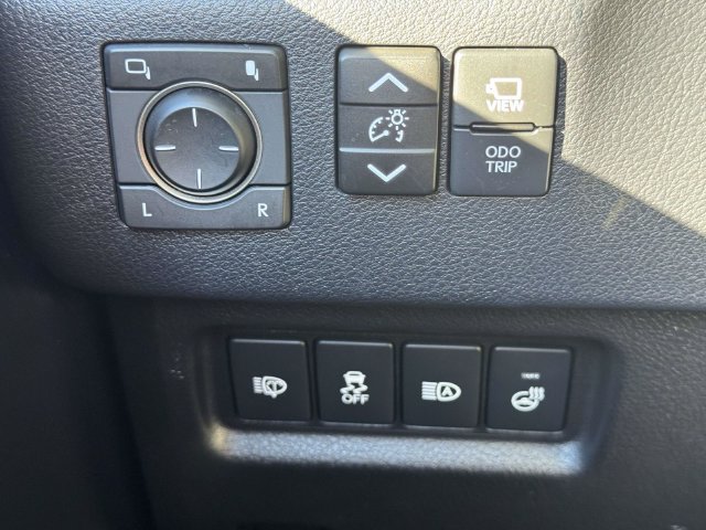 Used 2022 Lexus GX 460 Luxury w/ Sport Design Package AWD/4WD image 19