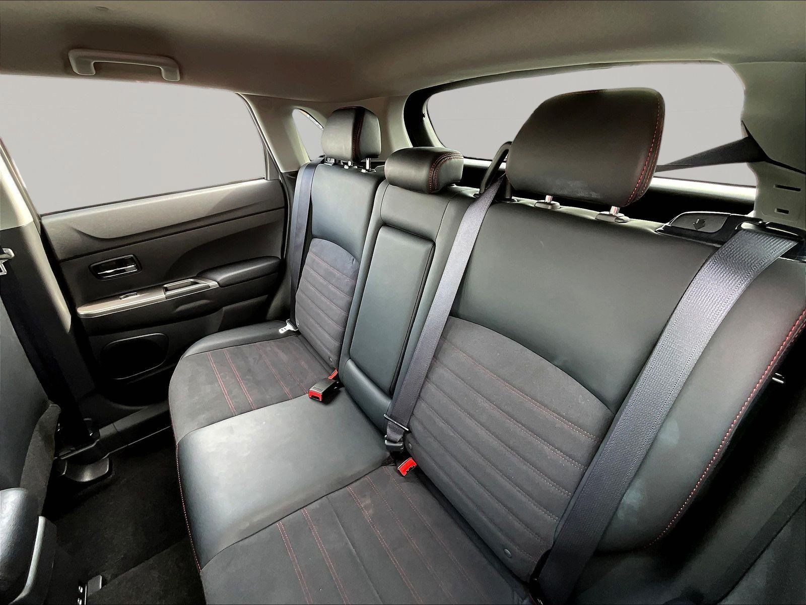Used 2026 Mitsubishi Outlander Sport SE AWD/4WD image 22