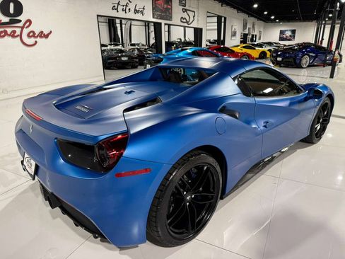 Used 2018 Ferrari 488 Spider image 15
