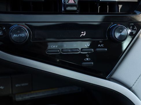 Used 2021 Toyota Camry XSE image 8