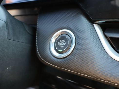 Used 2025 Chevrolet Equinox LT w/ Safety and Technology Package image 19