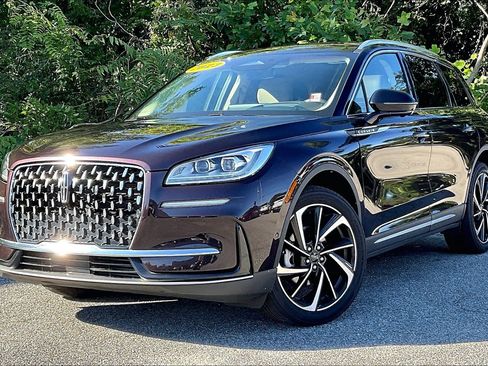 Used 2023 Lincoln Corsair Reserve w/ Equipment Group 202A AWD/4WD image 3