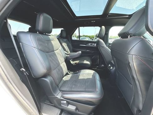Used 2025 Ford Explorer ST AWD/4WD image 28