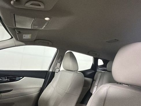 Used 2022 Nissan Rogue Sport SL AWD/4WD image 12