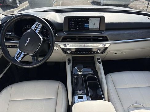 Used 2022 Kia Telluride EX image 16