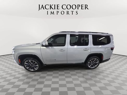 Used 2022 Jeep Wagoneer Series III w/ Premium Group I AWD/4WD image 8