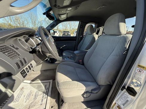 Used 2011 Toyota Tacoma 4x4 Access Cab image 13