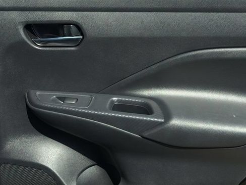 Used 2025 Nissan Versa SV FWD image 34