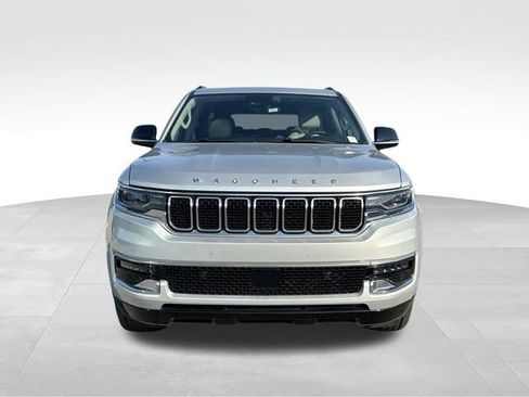 Used 2023 Jeep Wagoneer 4WD image 8