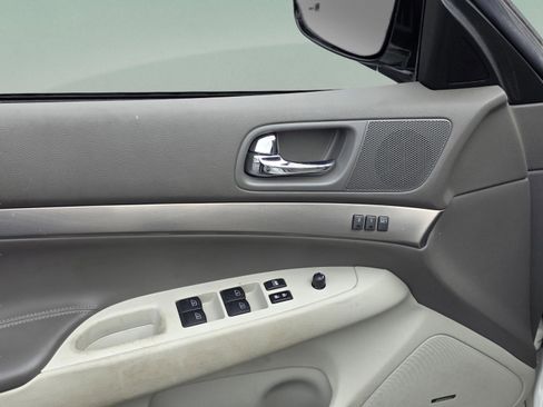 Used 2011 INFINITI G37 x w/ Premium Pkg image 10