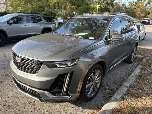 Used 2020 Cadillac XT6 Premium Luxury image 3